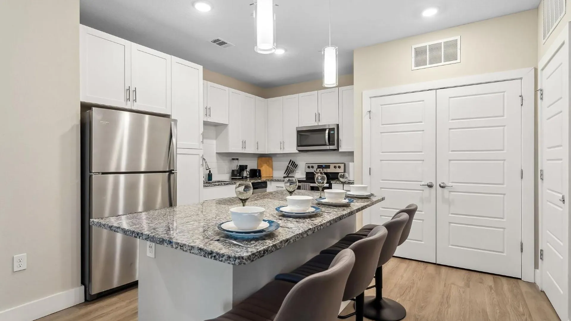 Private Full Modern King Suite, Resort Amenities & Great Pool Orlando Apartament