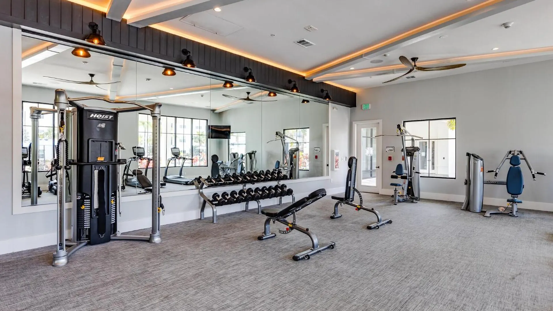 Private Full Modern King Suite, Resort Amenities & Great Pool Orlando